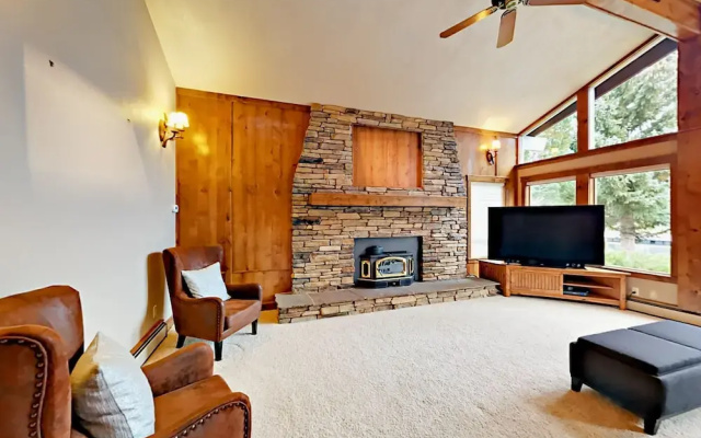 2220 Balboa Drive Home