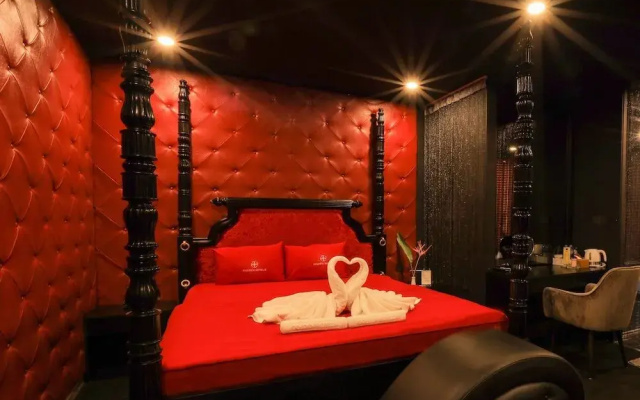 Golden Hotel