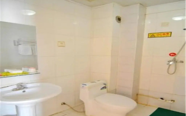 Kelinning Hotel Qingdao East Jialingjiang Road