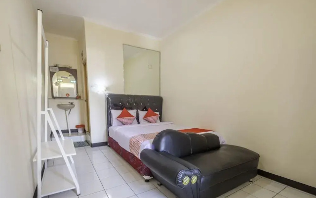 OYO Flagship 1779 Syahransah Guest House