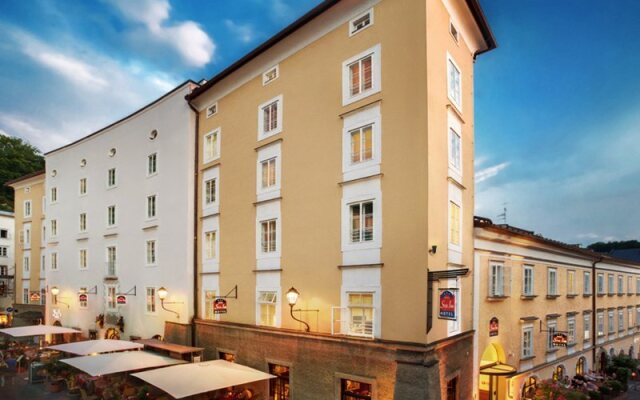 Отель Gablerbrau Central Hotel Австрия, Зальцбург - отзывы, цены и фото номеров - забронировать отель Gablerbrau Central Hotel онлайн вид на фасад
