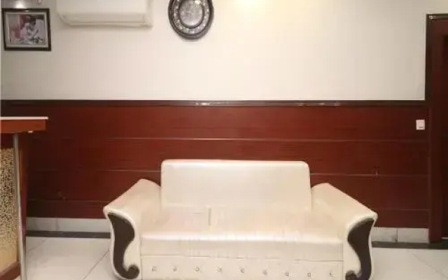 OYO 7831 Hotel King's