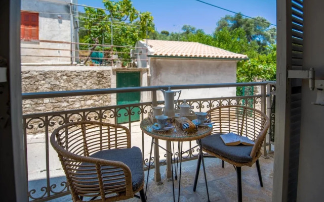 Arokaria III Studio