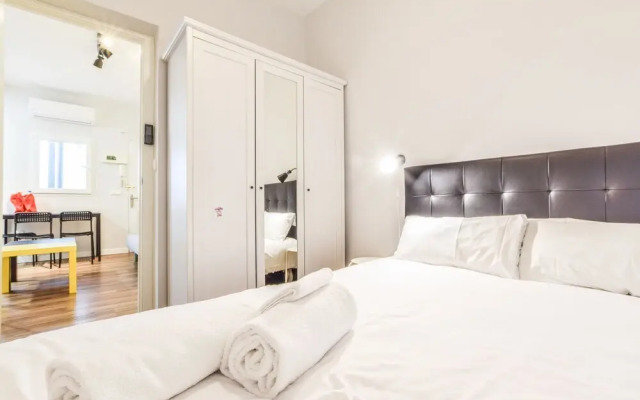 Room to Rent Plaza de Chueca Apartment