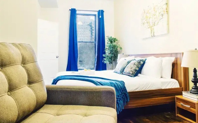 Architectural 2Br in Lincoln Park by Sonder
