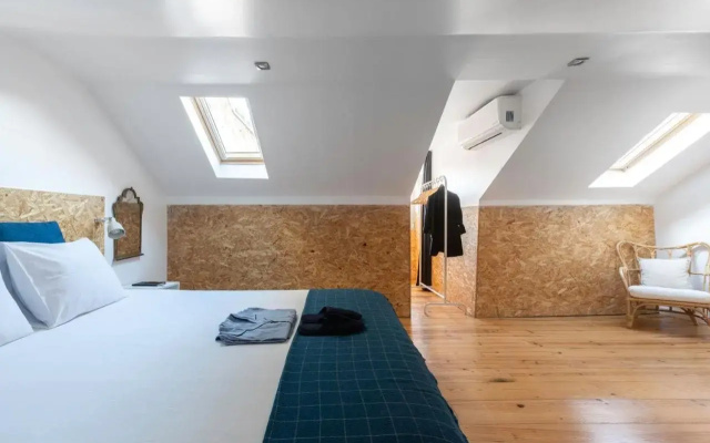Bairro Alto Bronze of Art Apartments