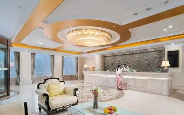 Vienna Hotel (Taixing Gulou Xintiandi Sports Center)