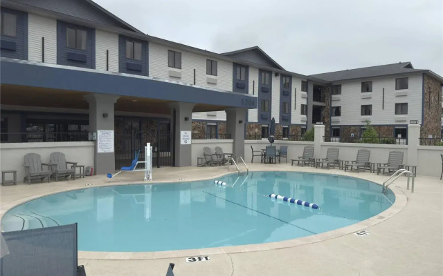 Clarion Pointe