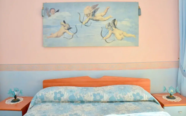 Three-bedroom Apartment Very Close to the Beach