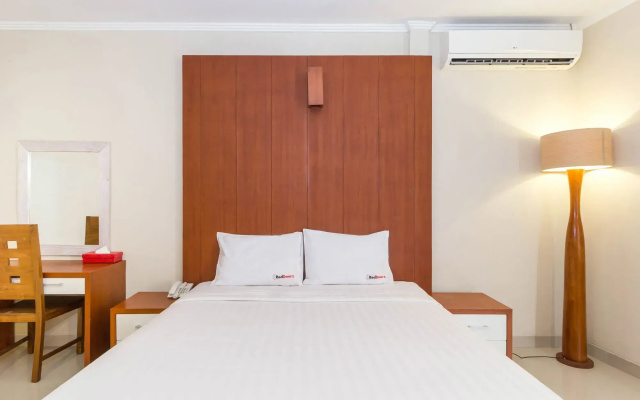 RedDoorz Plus Near Sanur Beach 2