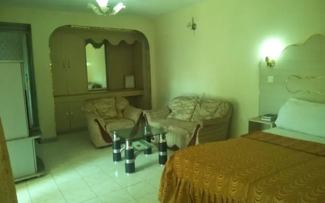 Owoods Annex Hotel