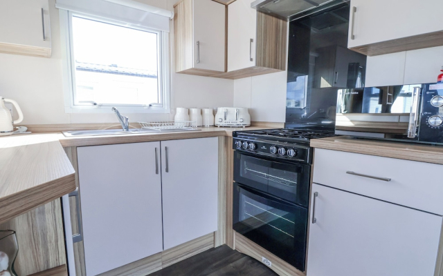 The Beachside Hideout - St Michaels Caravan Park