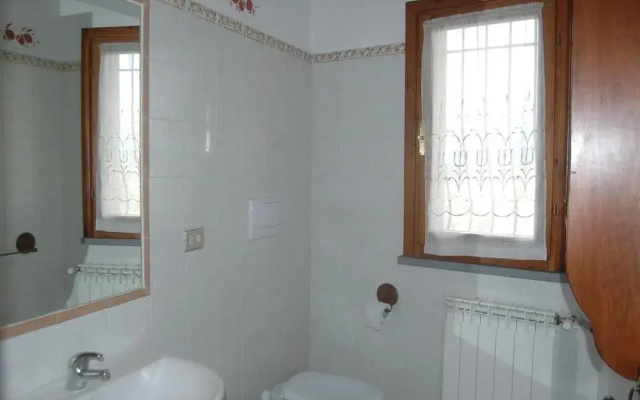 Cozy Apartment in Coiano - Castelfiorentino With Swimming Pool