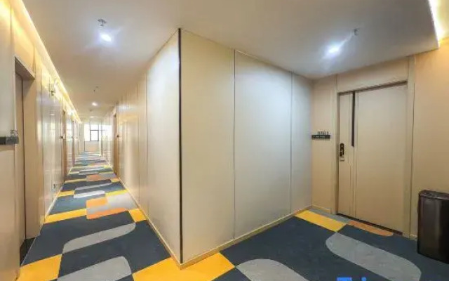 Ouyali Guest House (Jieyang Luqian Night Market)