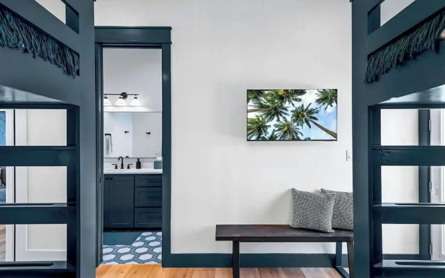 Coming Soon! Cottage By The Shore 304 SUN