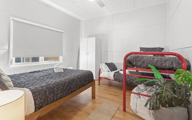 Victoria Parade, 29B
