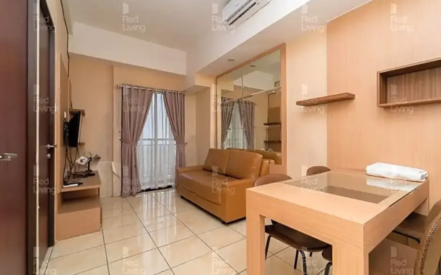RedLiving Apartemen Tamansari Panoramic - Rasya Room with Netflix