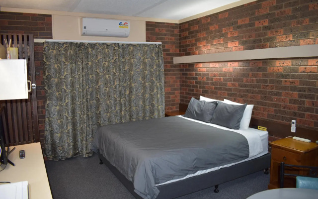 Riviana Motel