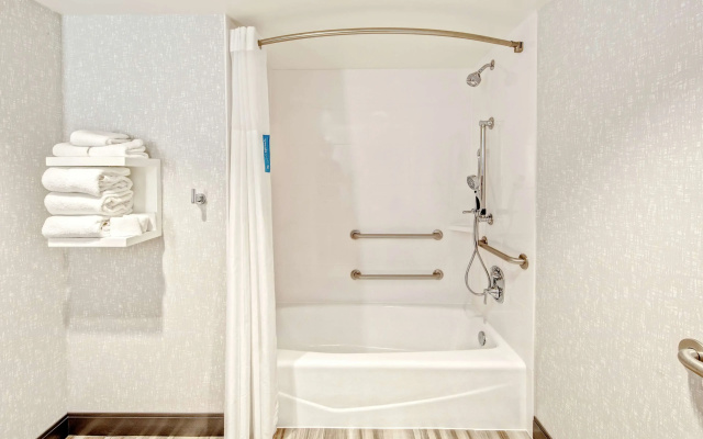 Hampton Inn Cardiff Beach Encinitas, CA Near Del Mar
