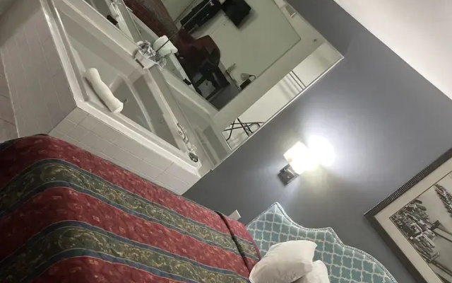 Greenwoods Inn & Suites