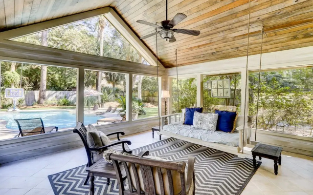 8 Hickory Lane