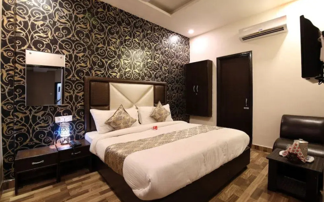 OYO 9055 Hotel Rich Inn
