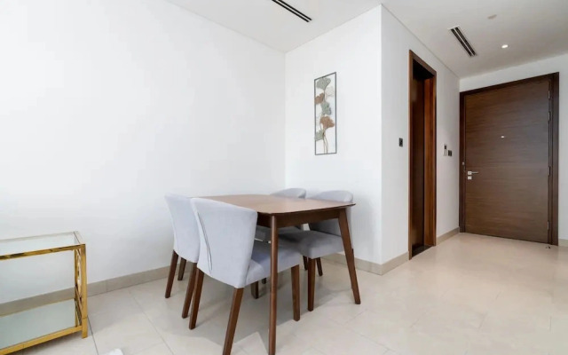 SuperHost - Spacious Apartment With Balcony In Sobha Hartland