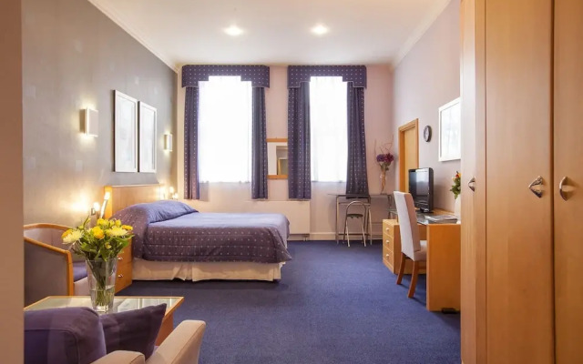 Large Central Spacious Studio Apartment With High Ceilings