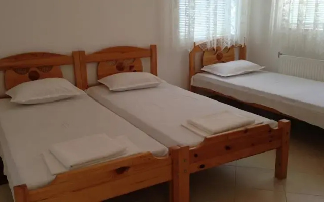 Vesela Guest House