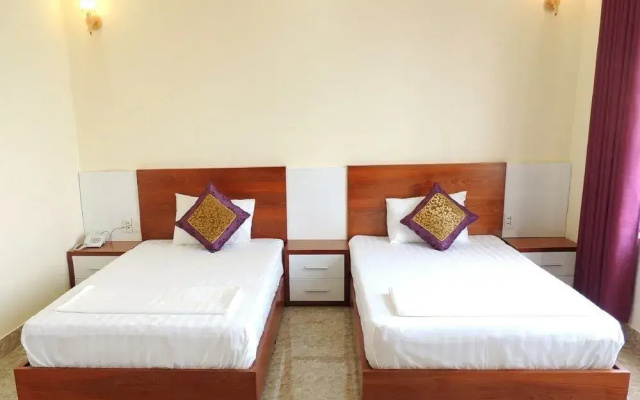 1001 Nights Hotel 27 Huong Tram