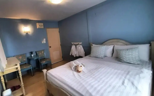 The Royal Chiangkhan Boutique Hotel