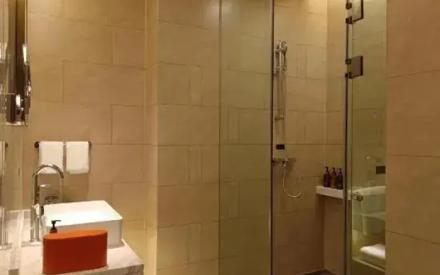 Vienna International Hotel (Yibin Changning High-speed Railway Station)