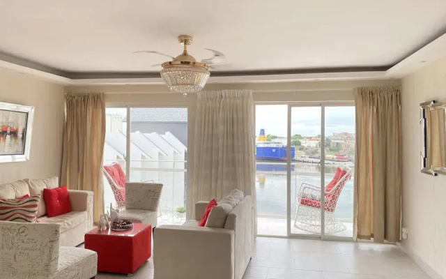 Amazing Waterfront View at Zona Colonial