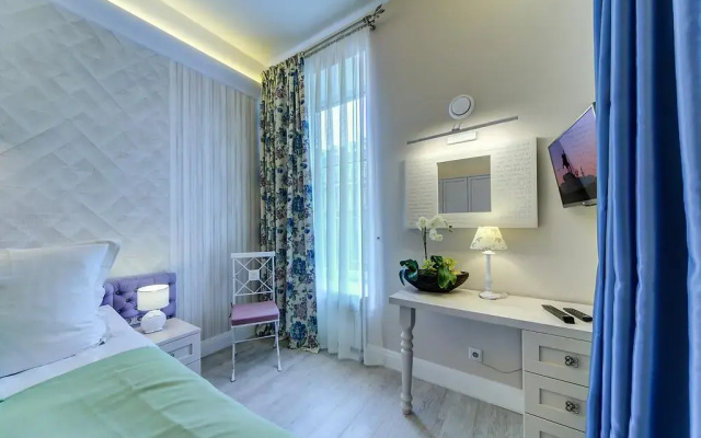 Deluxe Apartments