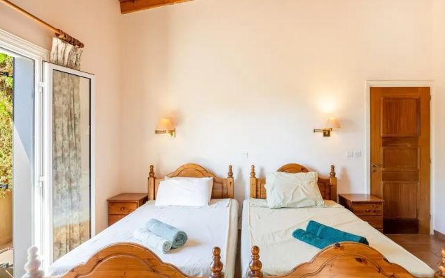 Villa Sea Pines in Nea Dimmata