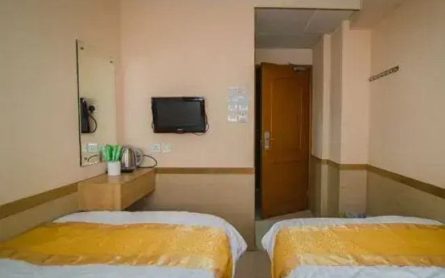 Ever Easy Hotel (Mongkok MTR Exit E1)