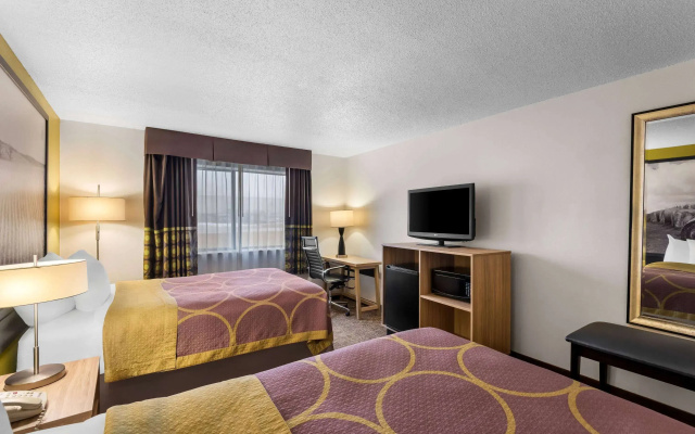 Super 8 by Wyndham Oelwein