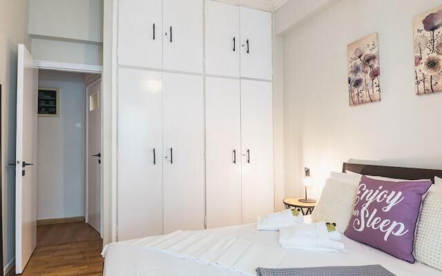 Апартаменты Comfy Koukaki Apartment комната для гостей