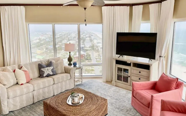 Emerald Isle Pensacola Beach by Southern Vacation Rentals