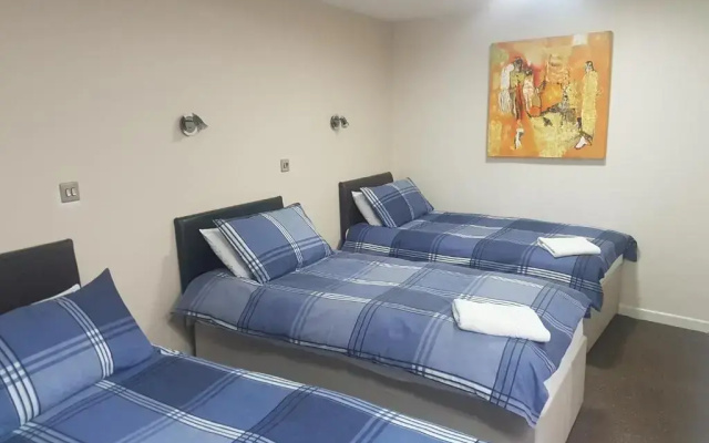 Shanahans B&B with Sports Bar