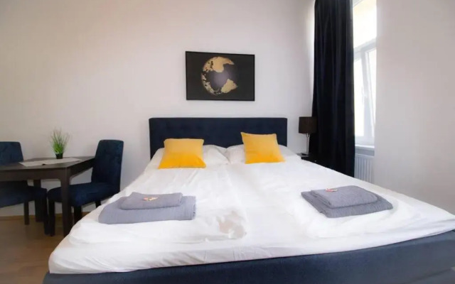 Studio-Apartment between Schoenbrunn & the City Center (15)
