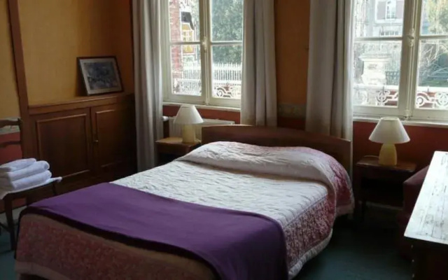 Hôtel Henri IV