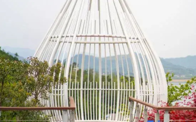 Xishe homestay by Mount Huangshan Lake