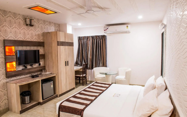 OYO Flagship 23530 Smriti Star Hotel