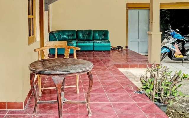 SPOT ON 92414 Hotel Pereng Sari