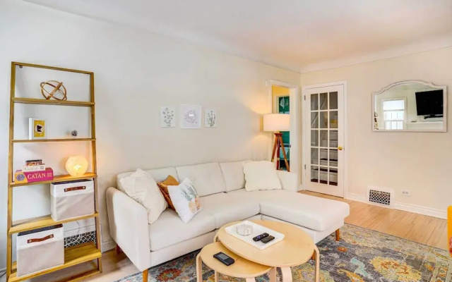 Charming Minneapolis Home < 1 Mi to Lakes!