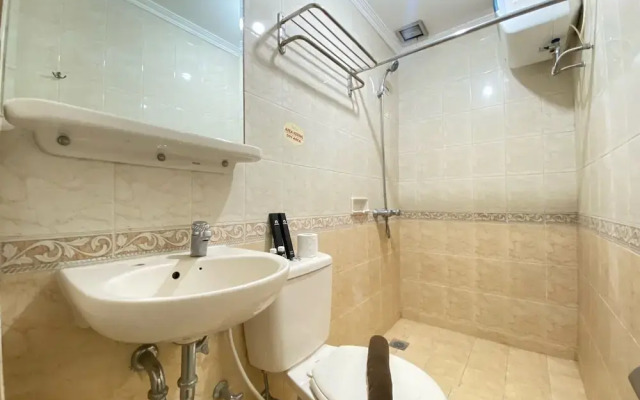 Private Spacious Executive Studio Room At Majesty Apartment Bandung