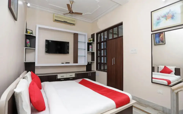 OYO 13092 Comfort Inn