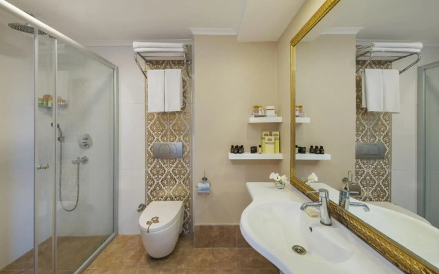 Adin Beach Hotel