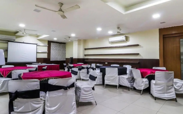 Hotel Mandakini Plaza